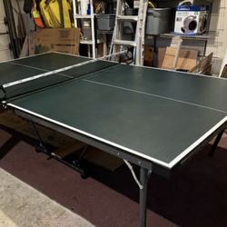 Ping pong table