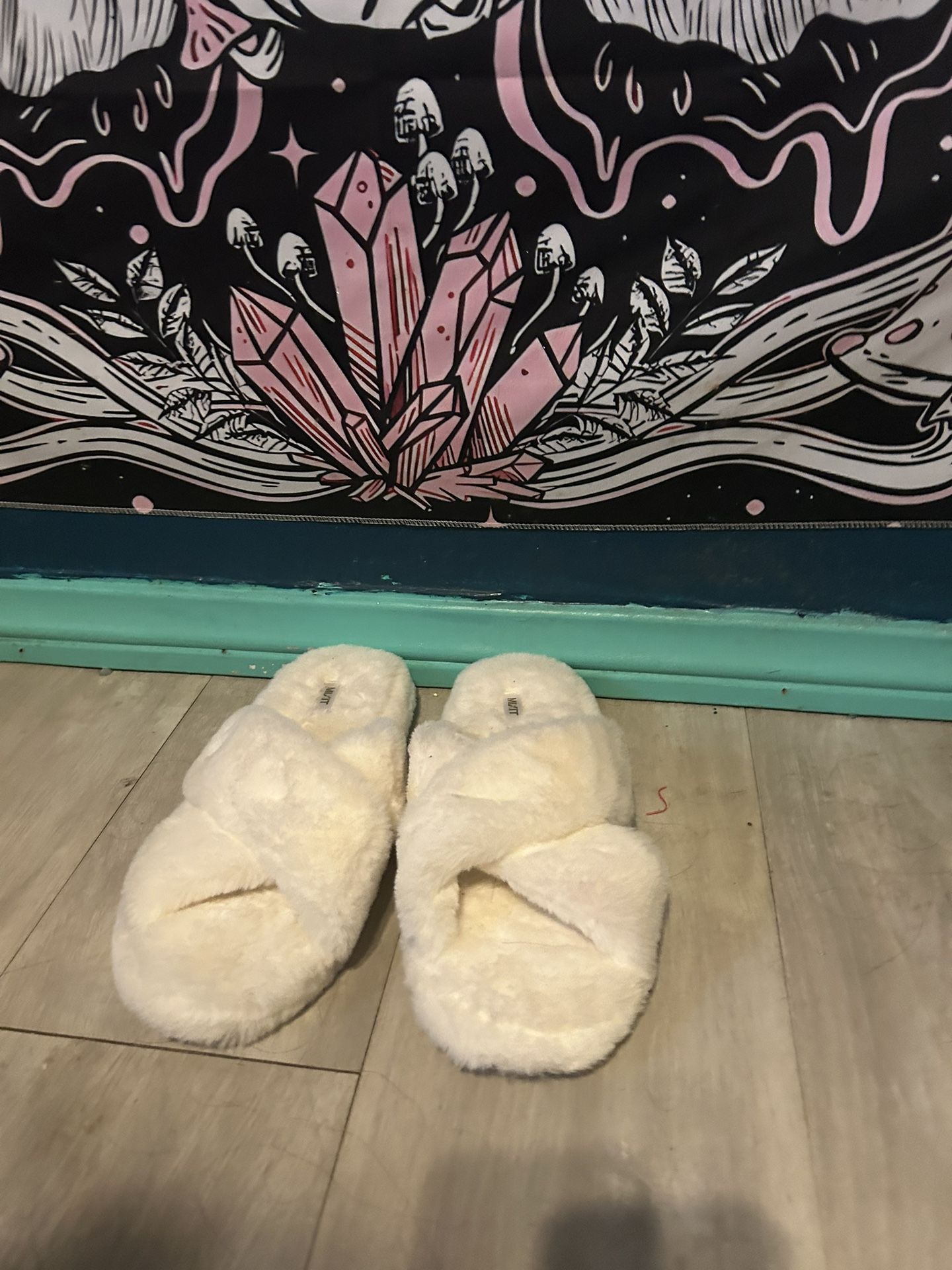 white furry slides, size 10