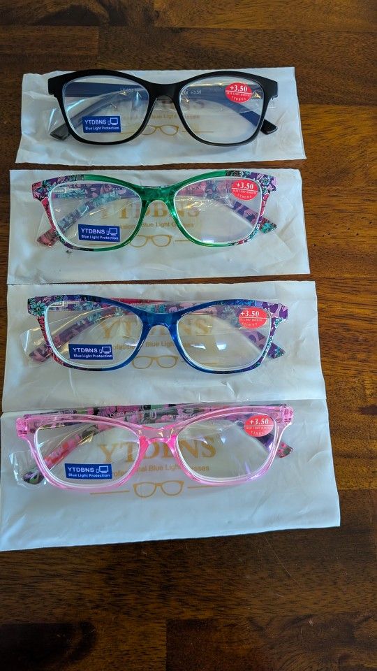 UV/Blue Light Fashionable Readers.   Set Of 4/. 3,50 Strength 
