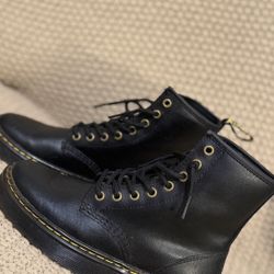 Dr Marten combat Boots