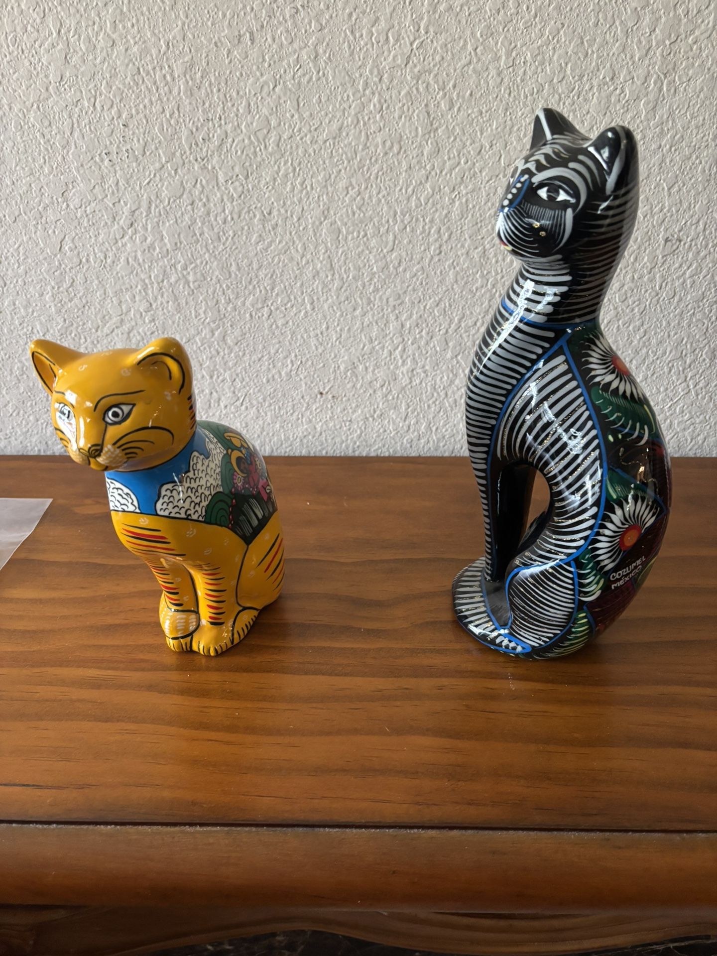 2 Cats Figures