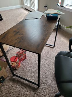 Simple desk
