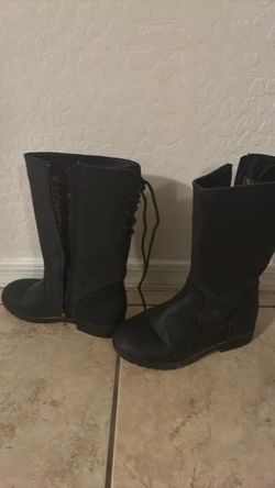 Black Boots with Side Zipper