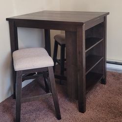 Famlrm Style Table With Saddle Stools. 