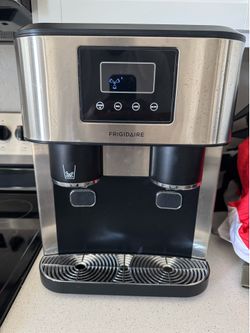 Frigidaire EFIC245-SS 3-in-1 Countertop Ice Maker and Water Dispenser