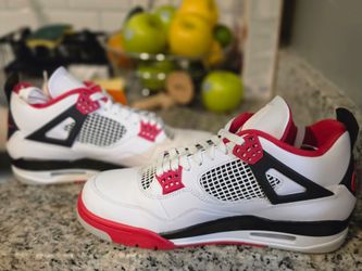 Air Jordan 4 Fire Red Sneakers