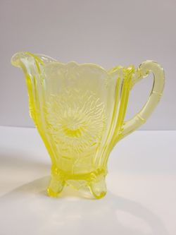 VINTAGE MOSSER VASELINE GLASS DAHLIA PITCHER 8" TALL EMBOSSED FLOWERS BEAUTIFUL GLOW-TULARE