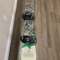 Forum Snowboard Size 152