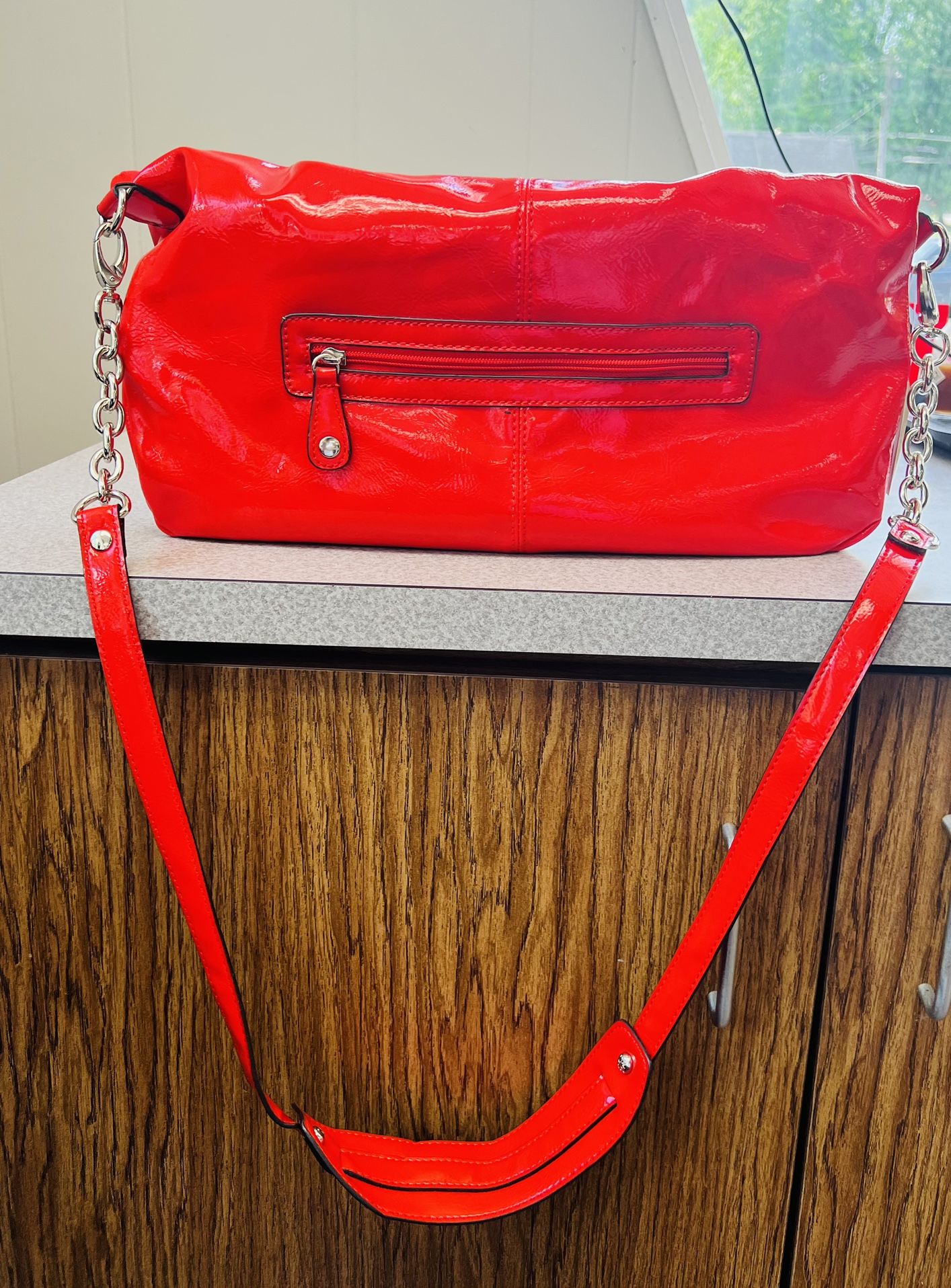 Very nice woman purse new with tag only $15