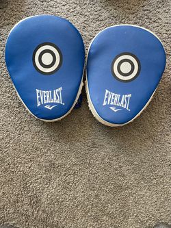 Pair of blue Everlast focus mitts (punch targets) 