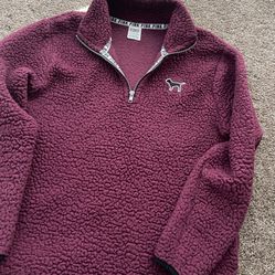Woman’s Victorias Secret PINK half zip Sherpa sweater 