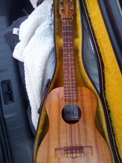 Kamaka Ukulele -6 String
