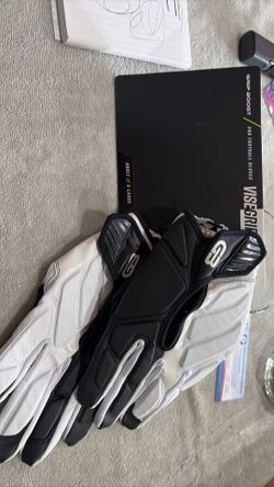 Football gloves