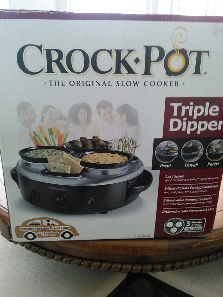 Entertaining made easy with the Crock-Pot Triple Dipper Slow Cooker