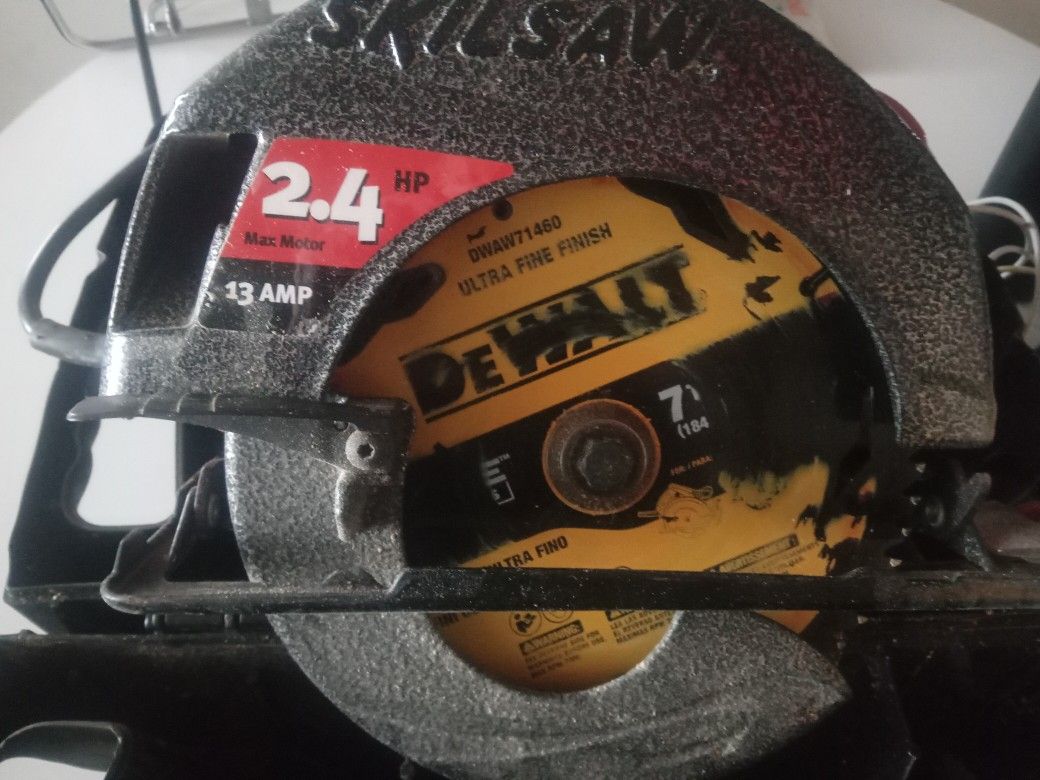 DeWalt DWAW71460 60 Tooth 7 1/4” Fine Finish Circular Saw Blade.