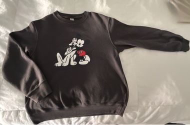 Disney Uniqlo Kids Mickey Mouse Pluto True Pals Gray Sweatshirt