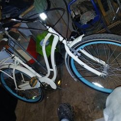 Schwinn Hi Class Beach Cruiser