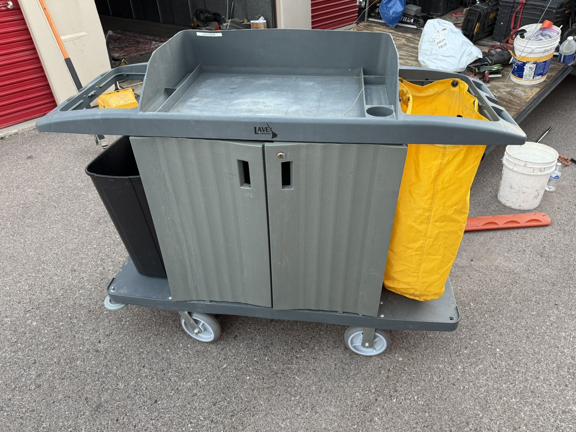 MAINTENANCE CART