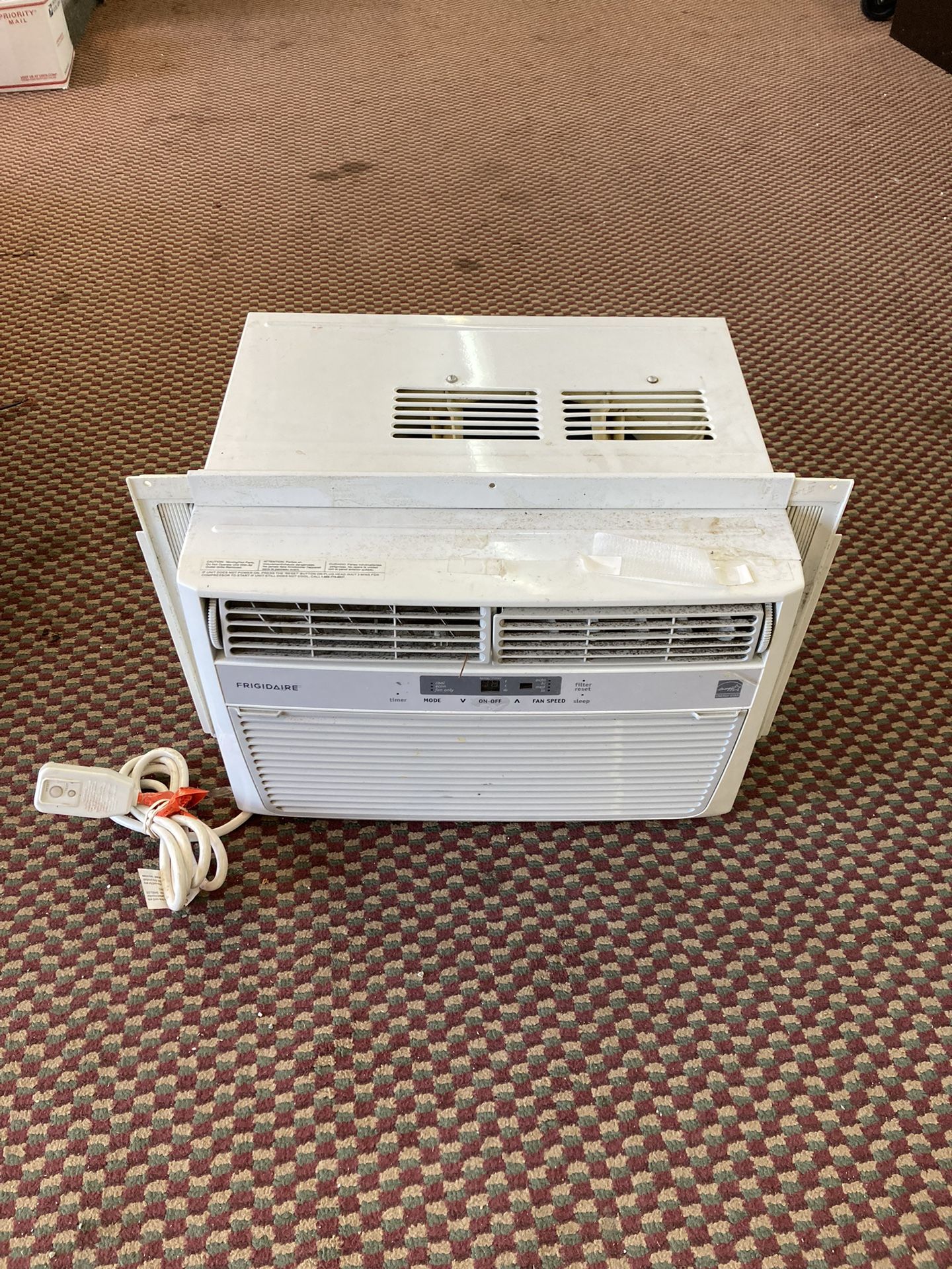 Frigidaire Window Ac Unit 6000 BTU Works Great 