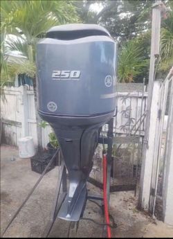 250hp Yamaha Four Stroke Engine 2007yr