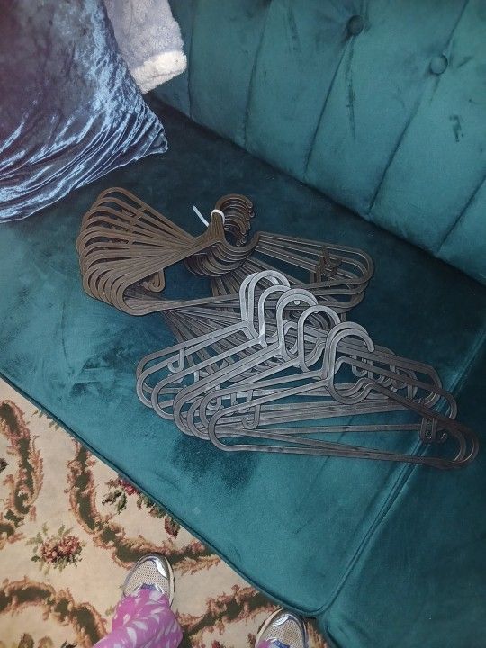 23 Black Decor Hangers