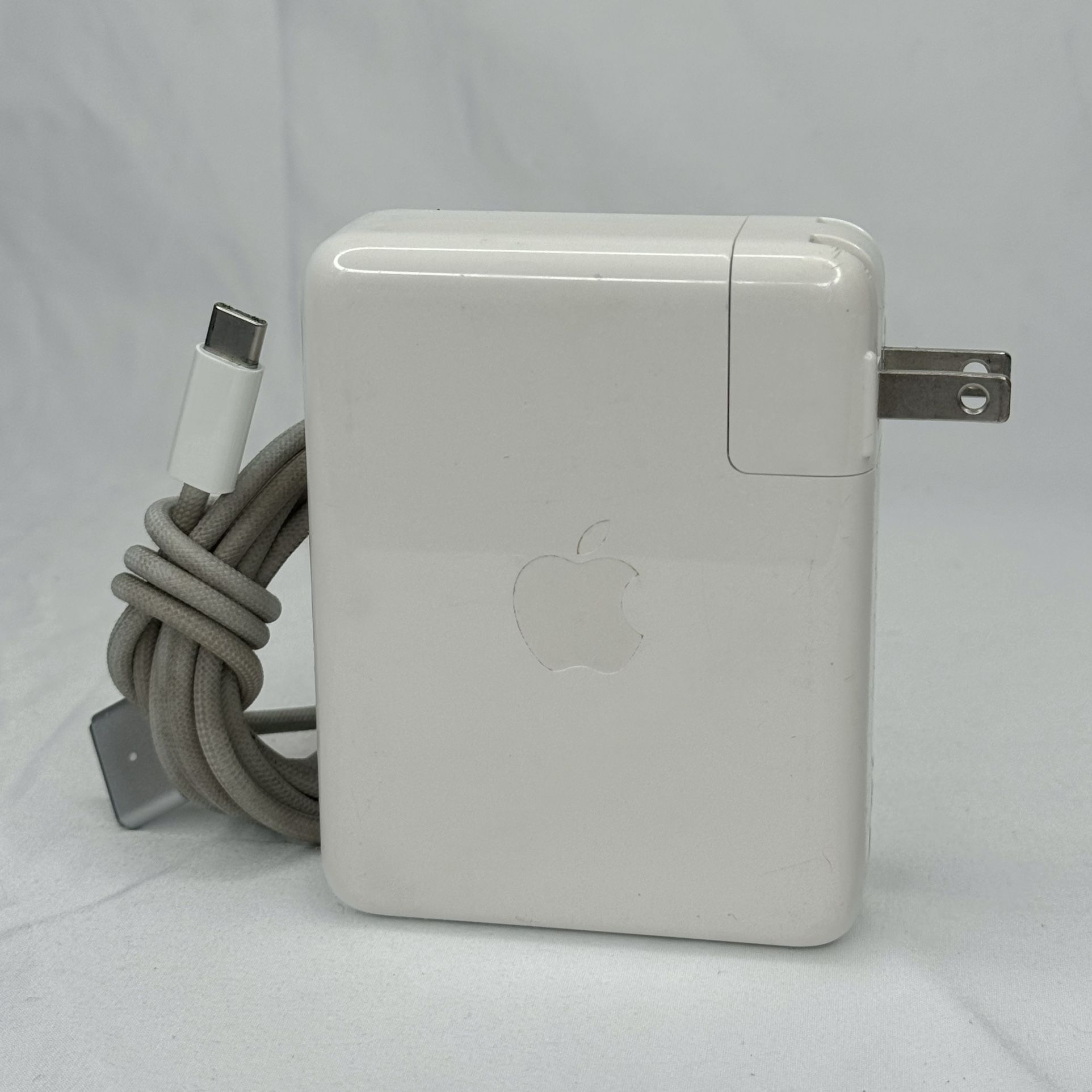 Apple Macbook 140W + 96W USB-C Power Adapters