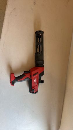 Milwaukee 18V Caulking Gun