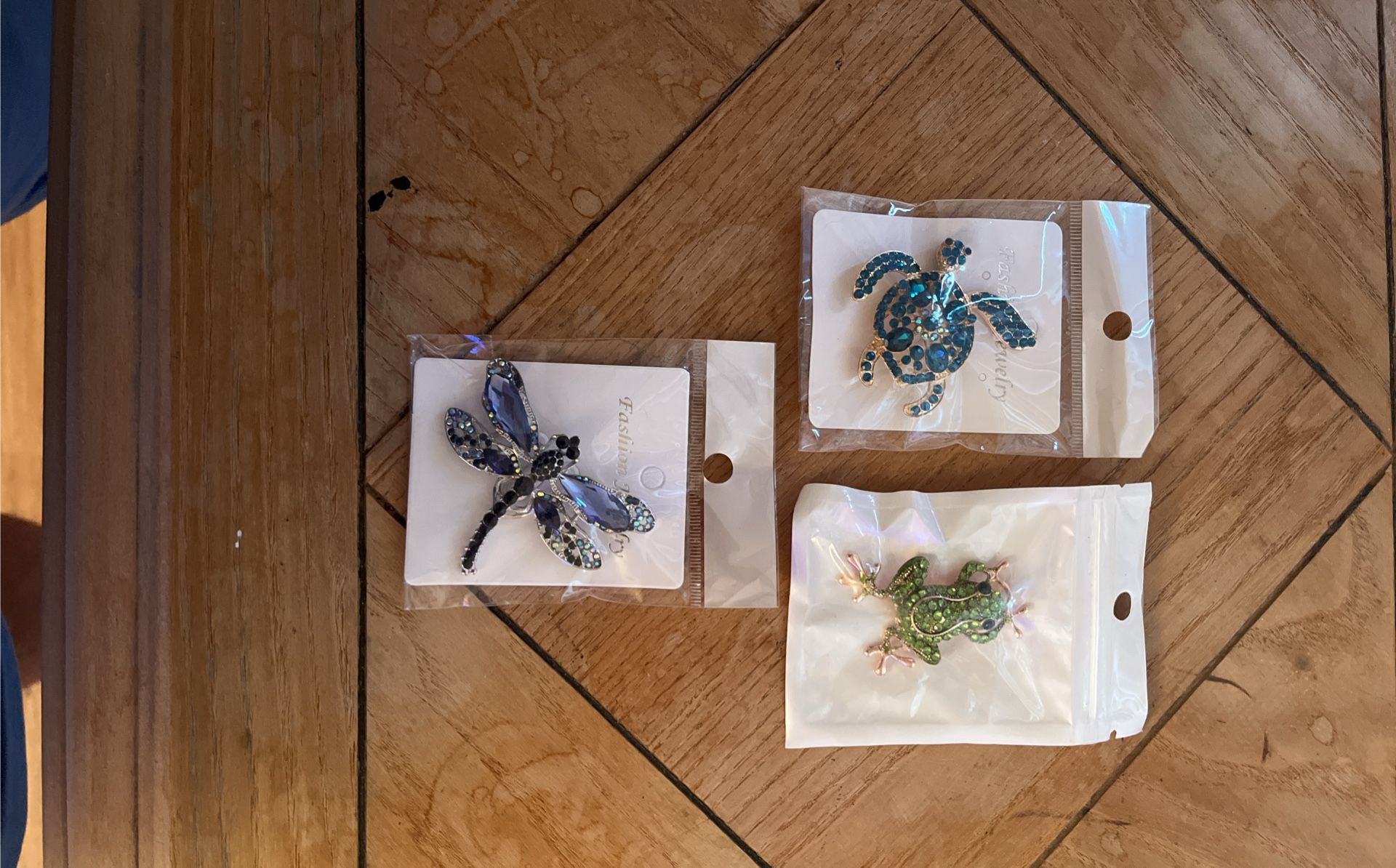 Brooch Pin Set Of 3 . Frog Turtle. Dragon Fly