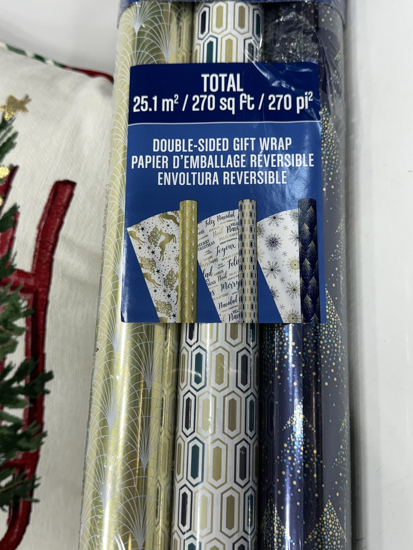Kirkland Double-Sided Christmas Gift Wrap 270sq ft New