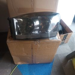 2006 Dodge Ram Headlights