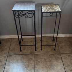 par de mescitas en buena condicion set de 2 tables