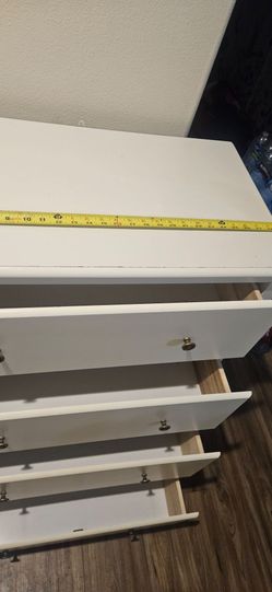 White 4 drawer Dresser