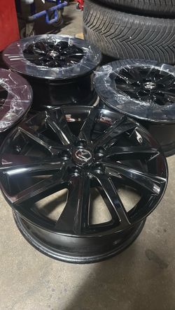 17” Lexus rims gloss black firm price,,,