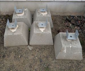 Concrete Pier Block with Galvanized Bracket