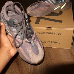 Size 7.5 - adidas Yeezy Boost 700 Vl Mauve