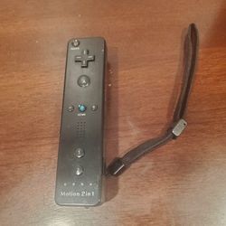 Nintendo wii MotionPlus built in 2 and 1 remote works with wii sports video game