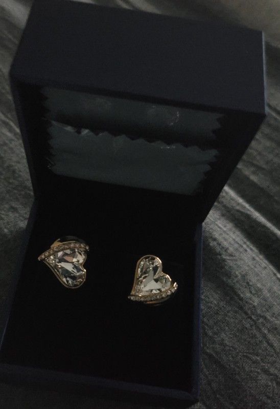 
CDE Love Heart Stud Earrings for Women 