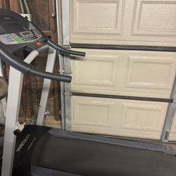 Weslo Cadence R 5.2 Folding Electric Treadmill with Adjustable Incline