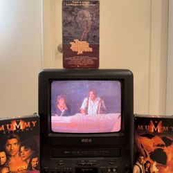 RCA TV 9’’  + Built-In VHS Player (Model T09084) – WORKS GREAT