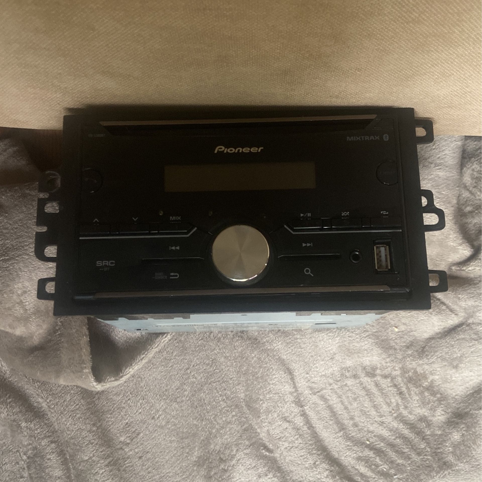 Pioneer FH-S500BT Double-DIN In-Dash Car Stereo