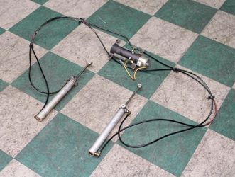 94/04 Ford Mustang Convertible Hydraulic Shocks And Motor