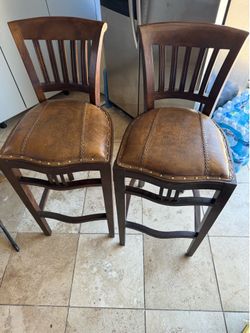 Triple Barstool New , it is very beautiful and quality leather