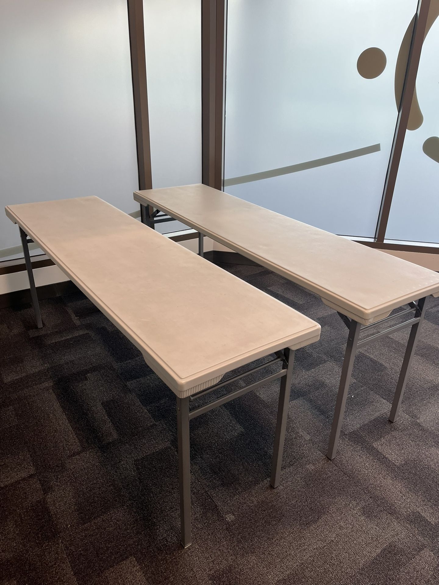 Folding tables