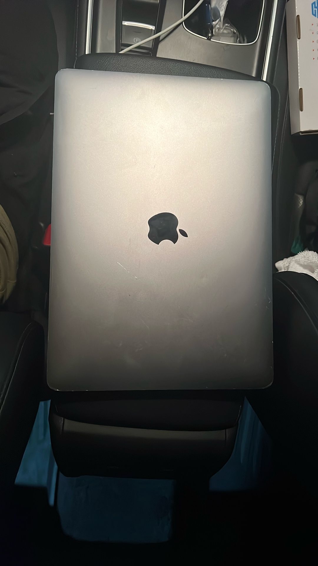 Mac book pro 2020 M1 13inch For Sale