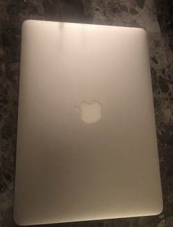 MacBook Air (2015 model) Great Condition