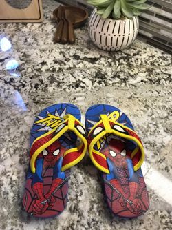 Boy’s sandals size 1-2