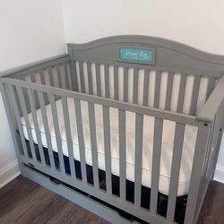 Graco Story 5-in-1 Convertible Baby Crib with Drawer