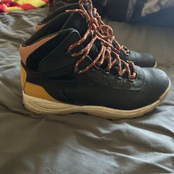 Women’s Columbia Hiking Boots Size 10.5