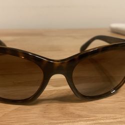 Ladies Brand New Ray Ban polarized Sunglasses 