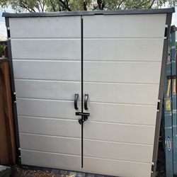 Outdoor shed (6x4)